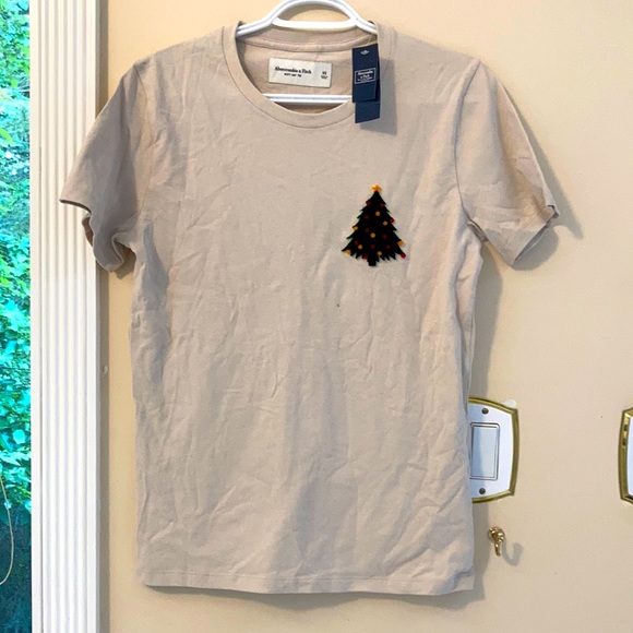 NWT Soft A&F tee XS Christmas tree - Picture 1 of 4